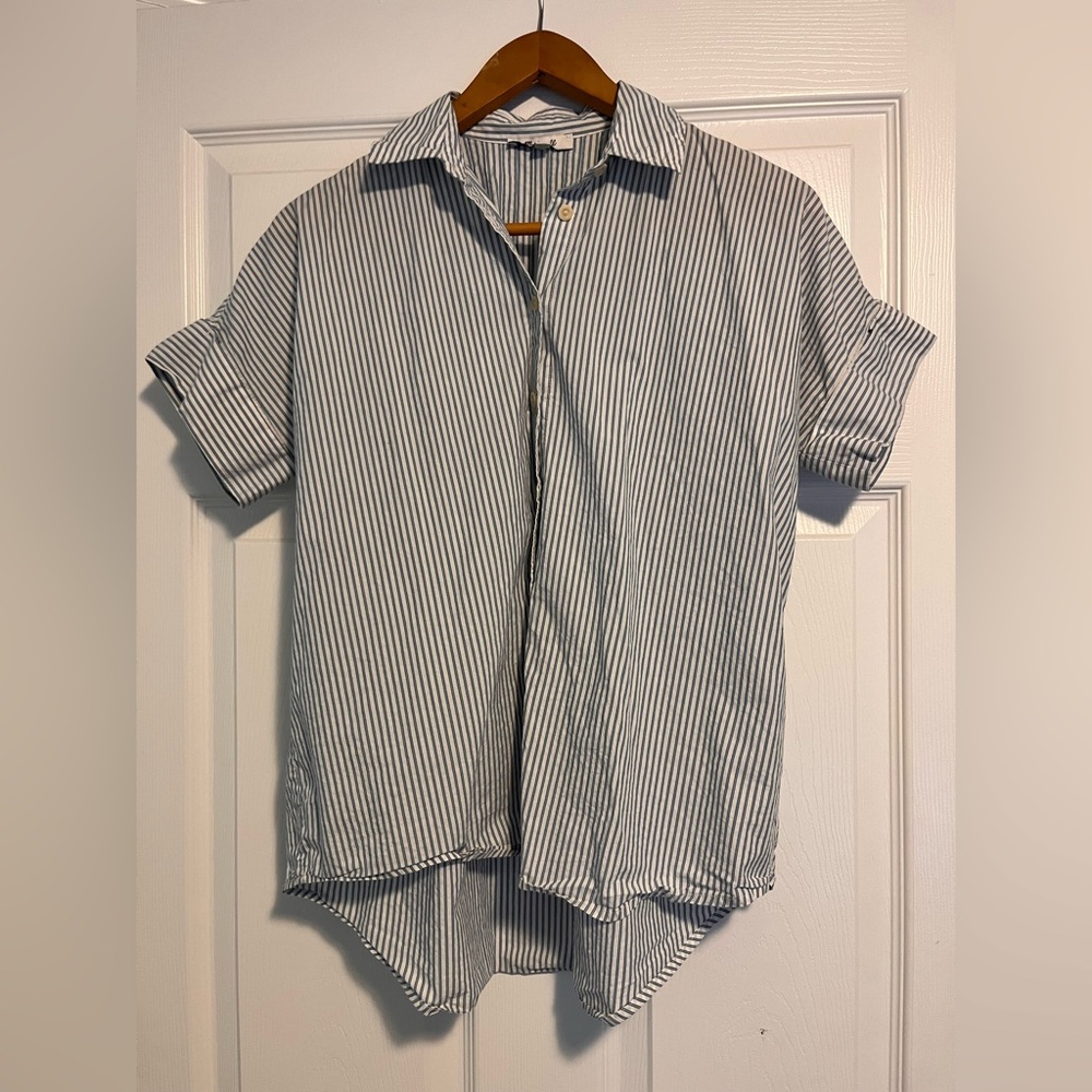 Madewell Blue and White Casual Button Down Shirt